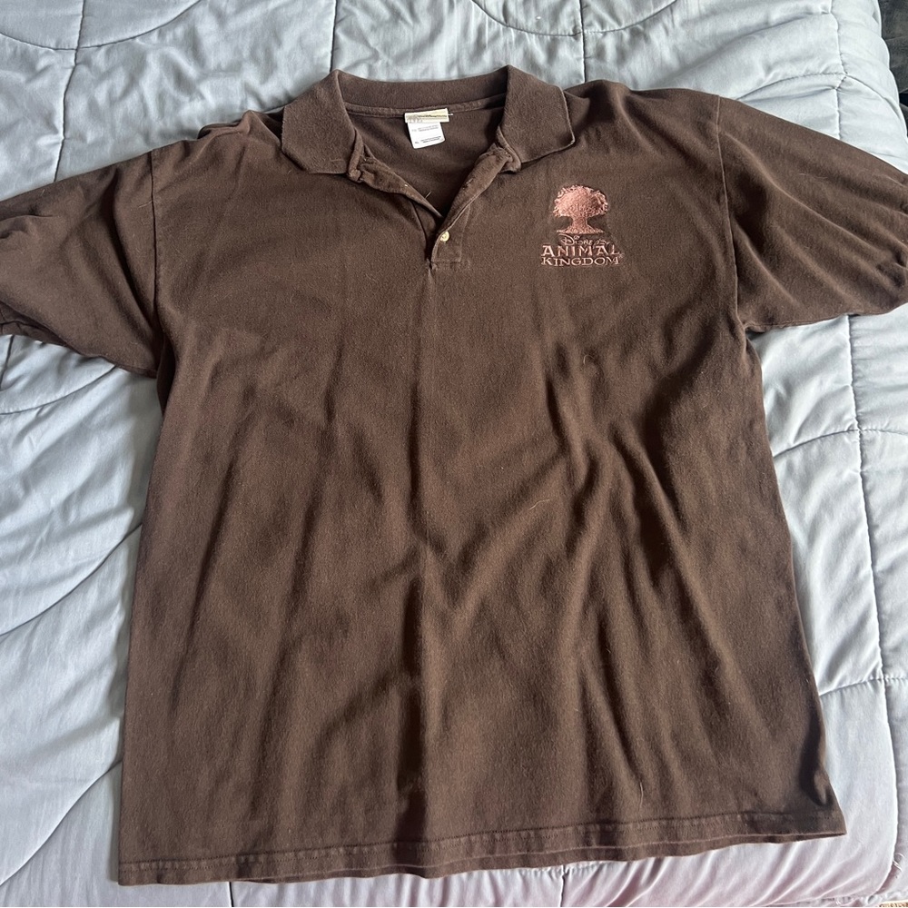 Disney’s Animal Kingdom Walt Disney world Brown embroidered men’s polo size XL